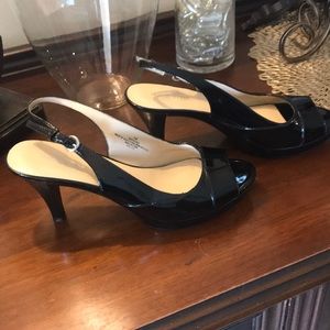 Nine West black patent sling back size 8